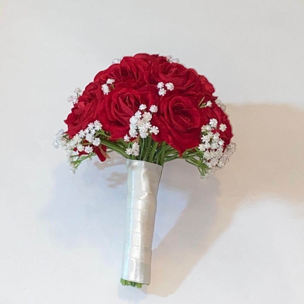 Handmade Wedding Elegant Red Rose And Baby’s Breath Bridal Bouquet 💐